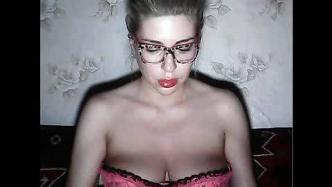 Snapshot of luxsonyastar chatting on October 13, 1:33 pm LuxSonyaStar online show from October 13, 1:33 pm