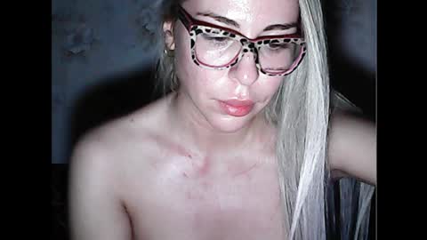 Snapshot of luxsonyastar chatting on October 14, 8:53 pm LuxSonyaStar online show from October 14, 8:53 pm