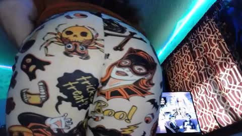 Snapshot of luxuriousuburbawife chatting on October 28, 3:04 pm luxuriousuburbawife online show from October 28, 3:04 pm