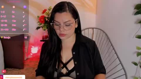 Snapshot of luxury_01 chatting on June 21, 1:08 am Cherry online show from June 21, 1:08 am