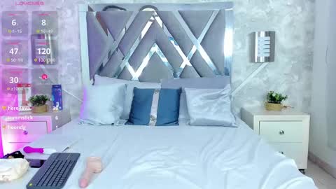 Snapshot of luxury_woman_ chatting on January 10, 9:20 pm online show from January 10, 9:20 pm