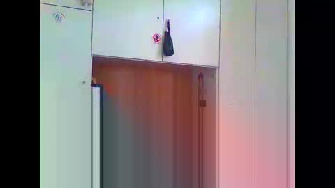 luxx72boy online show from April 18, 9:13 am