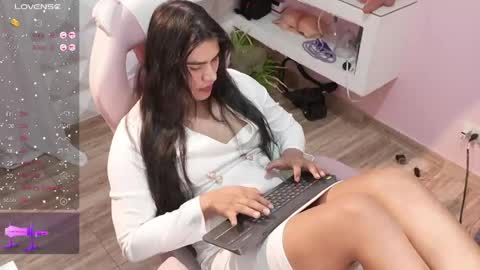 Snapshot of luz_celeste_ chatting on April 19, 6:10 pm Luz online show from April 19, 6:10 pm