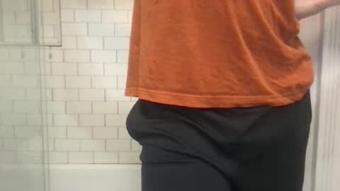 lvguynextdoor440656 online show from April 1, 12:33 am