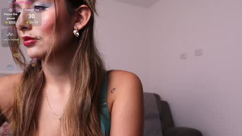 Snapshot of lya_aron_couple chatting on February 4, 7:55 pm lya_aron_couple online show from February 4, 7:55 pm