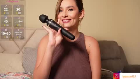 Snapshot of lya_aron_couple chatting on February 18, 11:41 pm lya_aron_couple online show from February 18, 11:41 pm