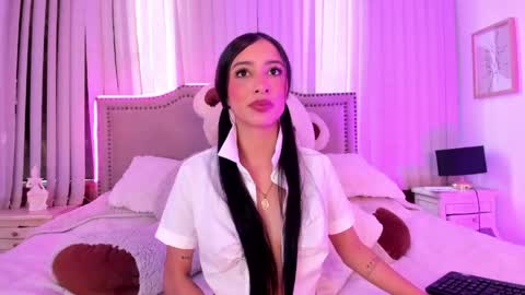 Snapshot of lya_brown chatting on April 23, 11:31 am lya_brown online show from April 23, 11:31 am