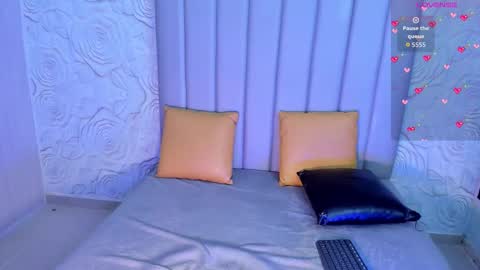 LYA DUBOIS  online show from March 9, 9:30 pm