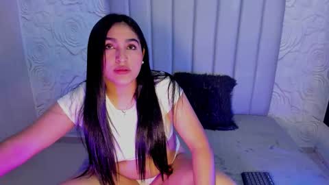 LYA DUBOIS  online show from March 28, 4:06 pm