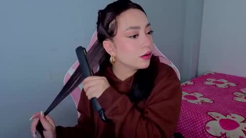  Lya  online show from January 19, 3:05 pm