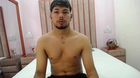 lyam_saenz online show from November 5, 8:42 pm