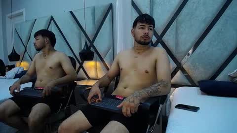 lyam_saenz online show from November 11, 4:01 am