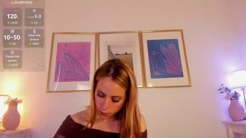 Snapshot of lyana_xz chatting on May 29, 11:41 am LYA online show from May 29, 11:41 am