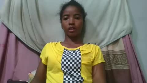 lydie856696 online show from May 2, 2:38 am