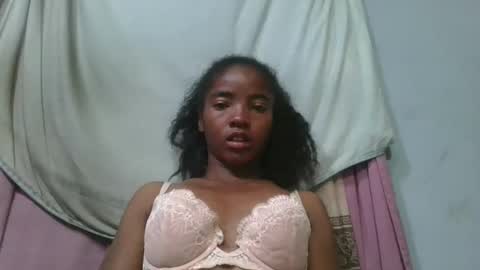lydie856696 online show from May 3, 3:01 am