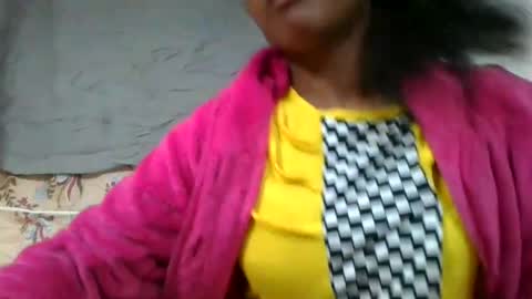 Snapshot of lydie856696 chatting on July 19, 2:59 am lydie856696 online show from July 19, 2:59 am