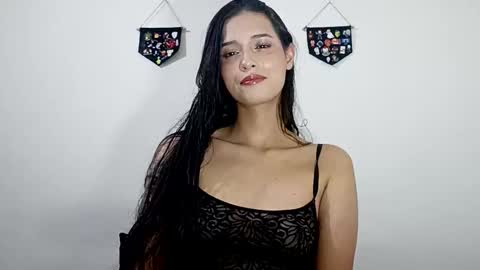 lyla online show from June 5, 2:51 am