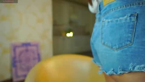 hi im Lyle online show from March 18, 3:31 am