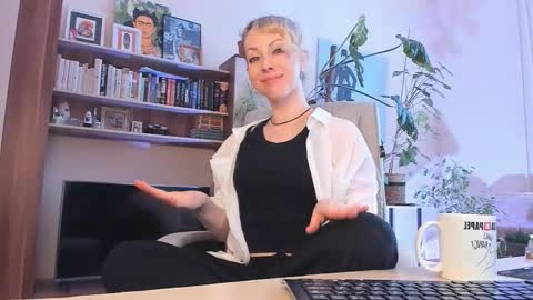 Lylith Skye NO NUDE model online show from March 13, 1:07 pm