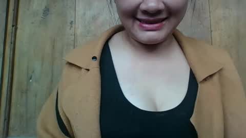 Snapshot of lylymai chatting on September 28, 1:44 am lylymai online show from September 28, 1:44 am