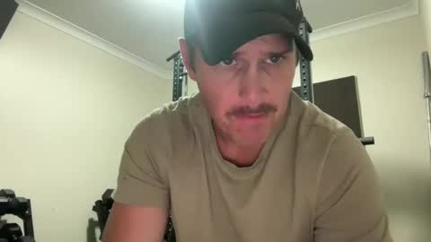 Snapshot of lymbo5 chatting on December 9, 4:37 pm LYMBOZZ online show from December 9, 4:37 pm