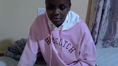 lyn_anna online show from October 25, 9:20 pm