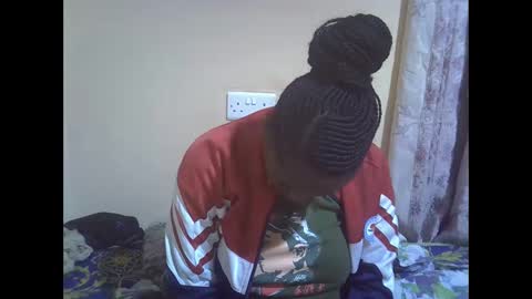 lyn_anna online show from December 16, 5:12 am