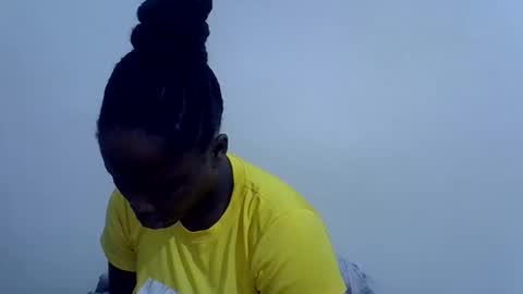 lyn_anna online show from May 21, 2:35 pm