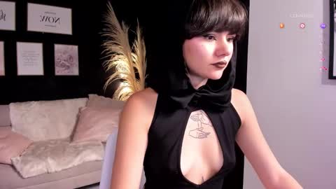 Snapshot of lyn_lebelle chatting on January 12, 6:46 pm Lyn online show from January 12, 6:46 pm