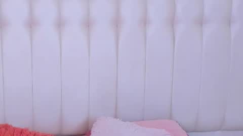 Lyn online show from October 16, 11:11 am