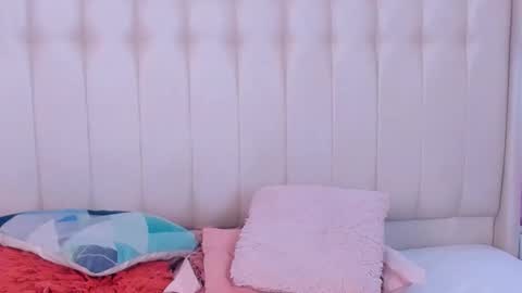 Lyn online show from November 13, 11:09 am