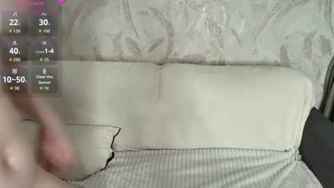 LynaFrost online show from May 11, 4:04 pm