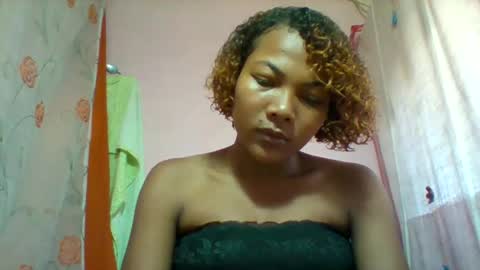 lyndah19 online show from February 18, 7:37 am