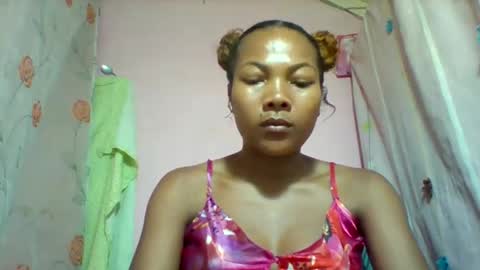 lyndah19 online show from February 18, 7:43 pm