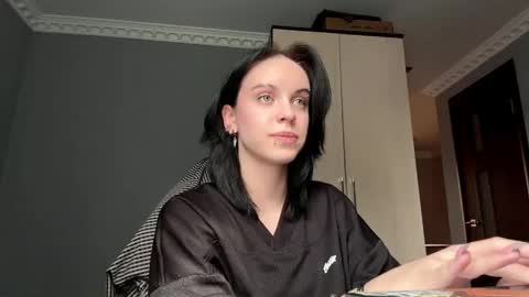 Snapshot of lynettawiseman chatting on May 17, 10:11 am Eva online show from May 17, 10:11 am