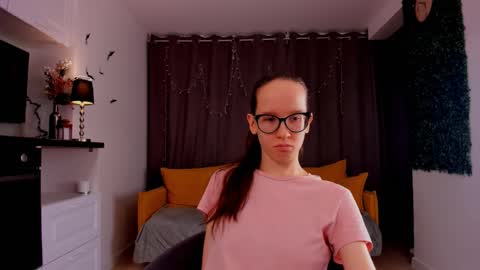 Sara online show from February 9, 4:07 pm