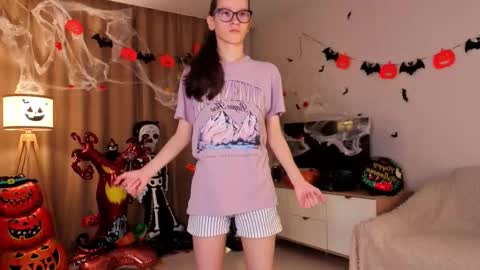 Sara online show from November 2, 4:09 pm