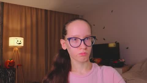 Sara online show from November 19, 4:18 pm