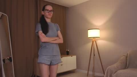 Sara online show from February 8, 4:10 pm