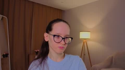 Sara online show from March 8, 4:11 pm