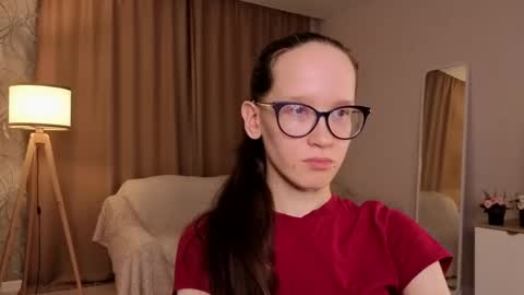 Sara online show from April 18, 7:07 pm