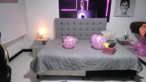 Snapshot of lynn_turner_ chatting on April 19, 12:15 pm lynn_turner_ online show from April 19, 12:15 pm