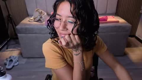 Snapshot of lynn_turner_ chatting on June 18, 1:04 pm lynn_turner_ online show from June 18, 1:04 pm