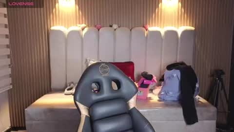 Snapshot of lynn_turner_ chatting on July 4, 1:06 pm lynn_turner_ online show from July 4, 1:06 pm