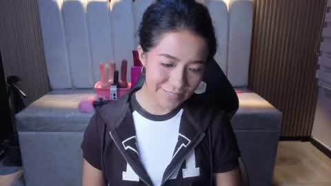 Snapshot of lynn_turner_ chatting on July 23, 1:09 pm lynn_turner_ online show from July 23, 1:09 pm