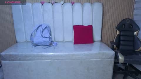 Snapshot of lynn_turner_ chatting on July 25, 12:36 pm lynn_turner_ online show from July 25, 12:36 pm