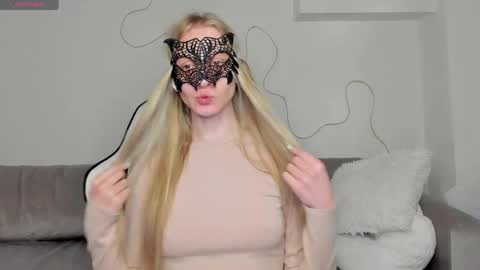 Snapshot of lynnadream_ chatting on May 23, 1:55 am lynnadream_ online show from May 23, 1:55 am