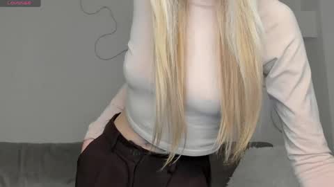 Snapshot of lynnadream_ chatting on May 27, 1:46 am lynnadream_ online show from May 27, 1:46 am