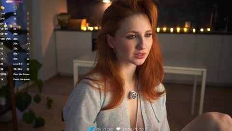 Snapshot of lynnalltop chatting on January 18, 4:05 am Natasha online show from January 18, 4:05 am