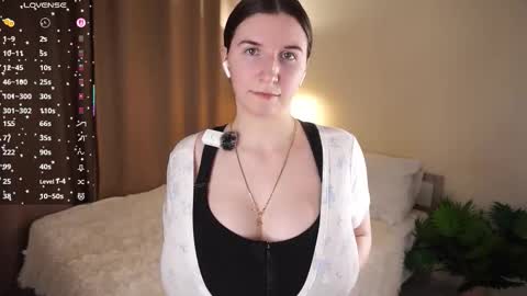 Lola online show from February 22, 5:11 pm